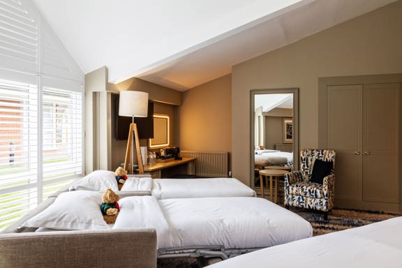 Capco X Belfry Full Res Uncropped 105 Min
